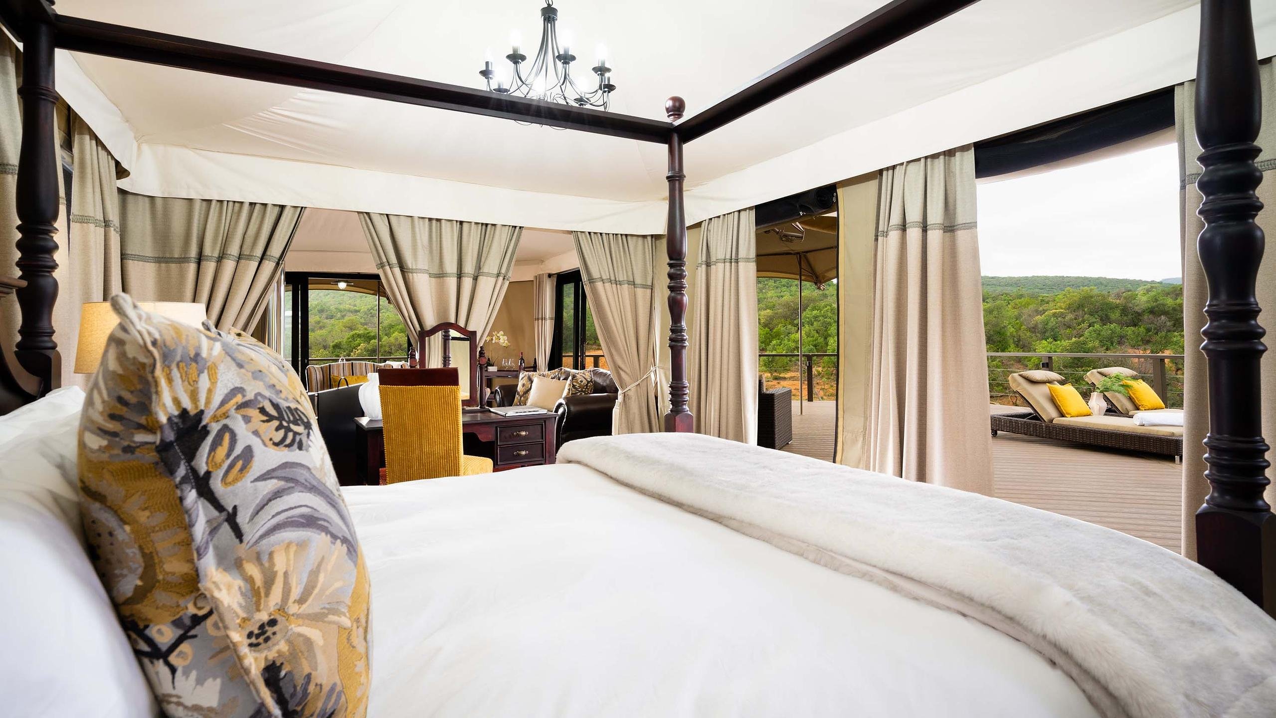 hippo-lakes-new-buffalo-tent